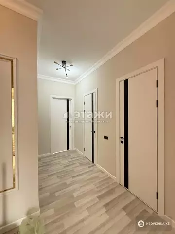 2-комнатная квартира, этаж 6 из 9, 65 м², на длительный срок