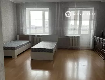 3-комнатная квартира, этаж 7 из 12, 120 м², на длительный срок