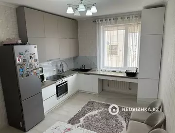 2-комнатная квартира, этаж 15 из 17, 78 м², посуточно