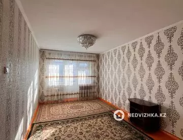 2-комнатная квартира, этаж 3 из 5, 42 м²
