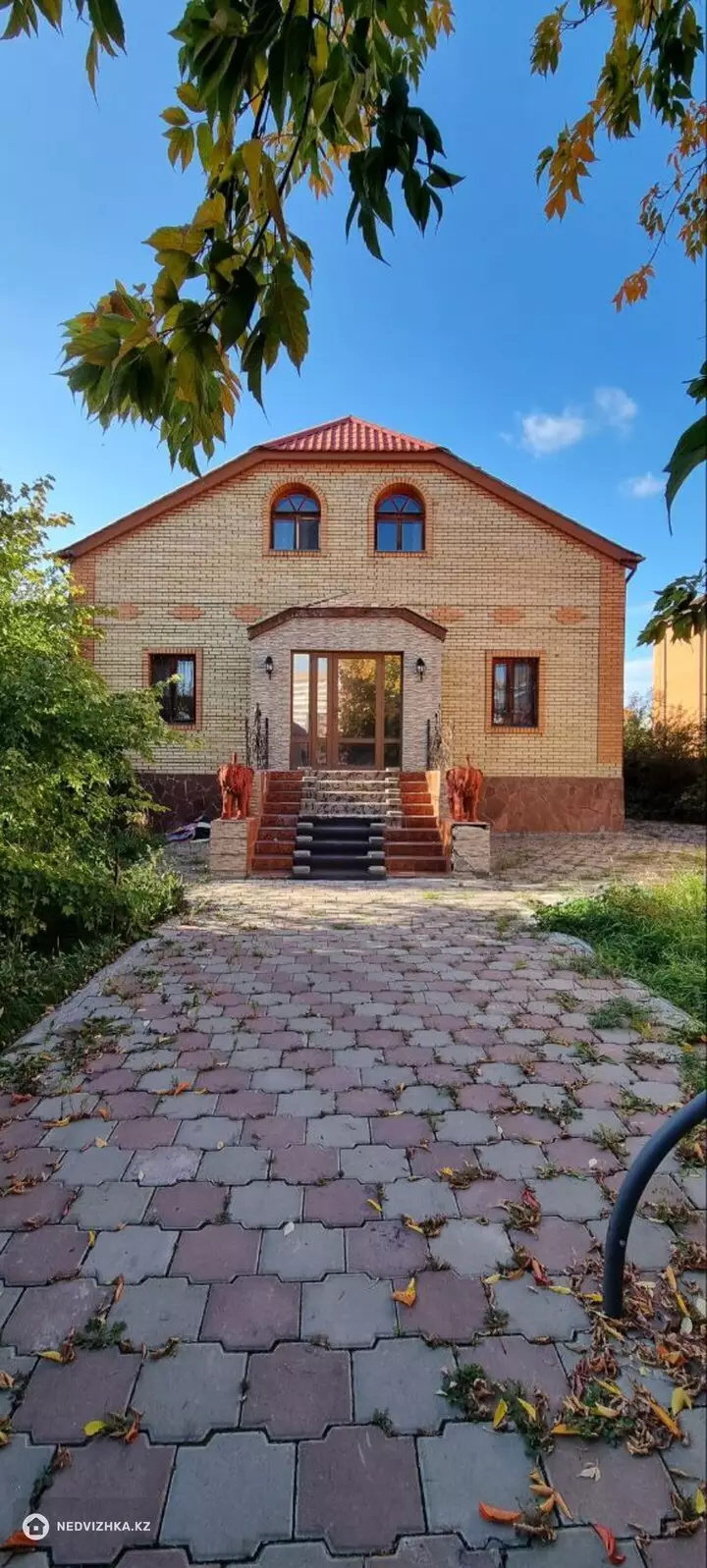 325 м², 5-комнатный дом, 10 соток, 325 м², изображение - 1