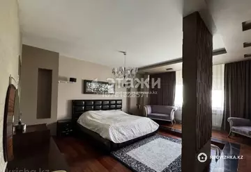 7-комнатная квартира, этаж 18 из 22, 300 м²