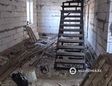 5-комнатный дом, 2.2 соток, 140 м²