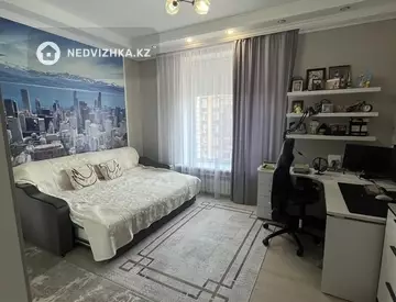 3-комнатная квартира, этаж 9 из 10, 90 м²