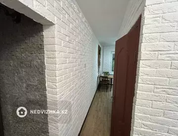 2-комнатная квартира, этаж 2 из 4, 42 м²