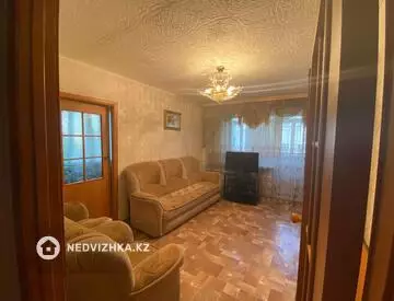 3-комнатная квартира, этаж 4 из 5, 53 м², на длительный срок