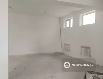 Здание, 2 этажа, 200 м²