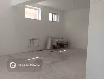 Здание, 2 этажа, 200 м²