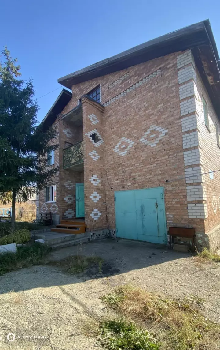 300 м², 7-комнатный дом, 10 соток, 300 м², изображение - 1