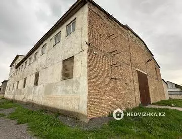 Здание, 2 этажа, 2 400 м²