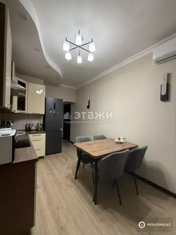 2-комнатная квартира, этаж 11 из 13, 63 м²