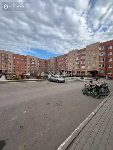 2-комнатная квартира, этаж 4 из 5, 49 м²