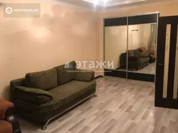 1-комнатная квартира, этаж 8 из 19, 42 м²