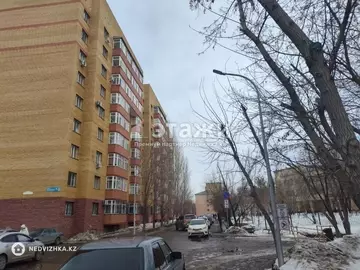 2-комнатная квартира, этаж 9 из 9, 55 м²