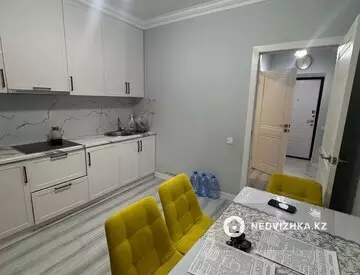 1-комнатная квартира, этаж 1 из 12, 38 м²