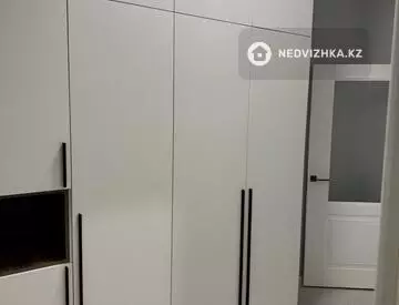 2-комнатная квартира, этаж 10 из 21, 55 м²