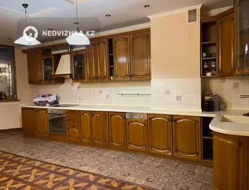 4-комнатная квартира, этаж 9 из 14, 165 м²