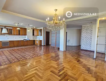 4-комнатная квартира, этаж 9 из 14, 165 м²
