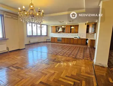 4-комнатная квартира, этаж 9 из 14, 165 м²