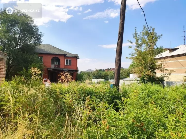 300 м², 8-комнатный дом, 15 соток, 300 м², изображение - 1