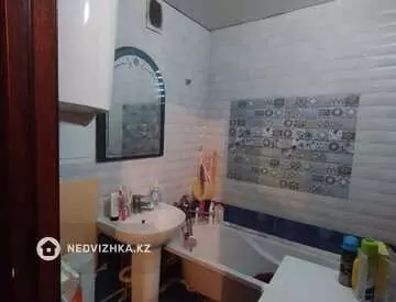 3-комнатная квартира, этаж 2 из 5, 56 м², на длительный срок
