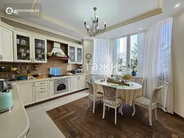 4-комнатный дом, 5 соток, 270 м²