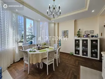 4-комнатный дом, 5 соток, 270 м²