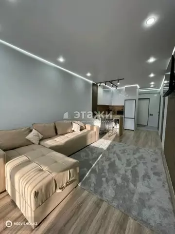 1-комнатная квартира, этаж 4 из 10, 35 м²