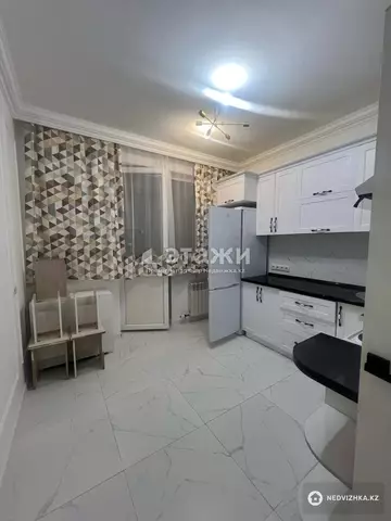 1-комнатная квартира, этаж 8 из 9, 38 м²