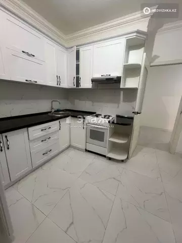 1-комнатная квартира, этаж 8 из 9, 38 м²