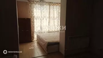 1-комнатная квартира, этаж 4 из 9, 64 м²