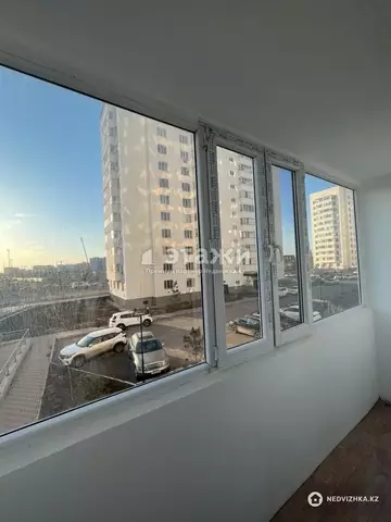1-комнатная квартира, этаж 2 из 12, 36 м²