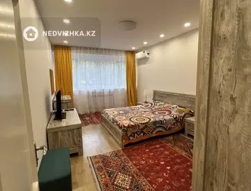 2-комнатная квартира, этаж 3 из 5, 63 м², на длительный срок