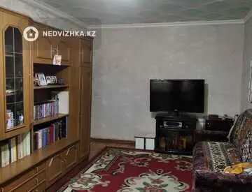 4-комнатная квартира, этаж 2 из 5, 80 м²