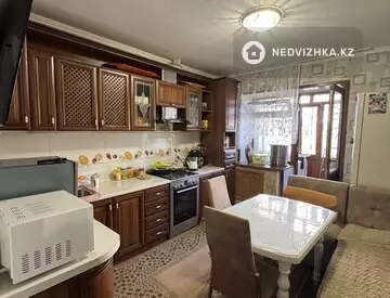4-комнатная квартира, этаж 1 из 6, 123 м²
