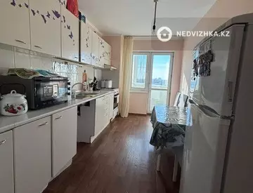 2-комнатная квартира, этаж 9 из 25, 72 м²
