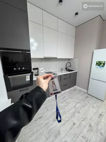 1-комнатная квартира, этаж 8 из 9, 42 м²