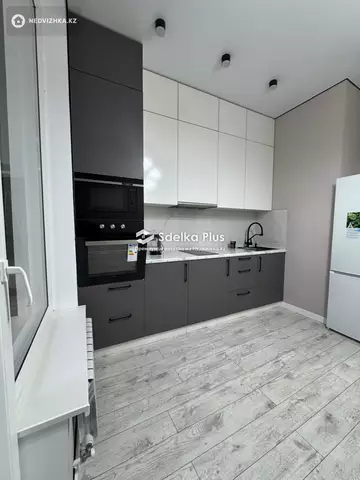 1-комнатная квартира, этаж 8 из 9, 42 м²
