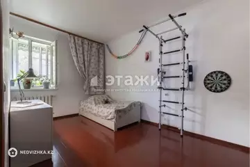 2-комнатная квартира, этаж 4 из 5, 43 м²