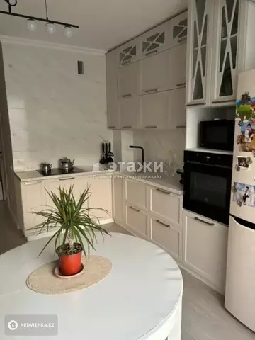 1-комнатная квартира, этаж 8 из 9, 40 м²