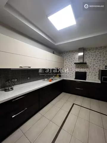 2-комнатная квартира, этаж 2 из 7, 109 м², на длительный срок