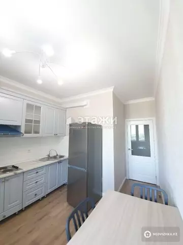 2-комнатная квартира, этаж 11 из 12, 60 м², на длительный срок