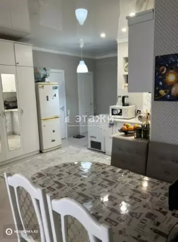 2-комнатная квартира, этаж 4 из 9, 54 м²
