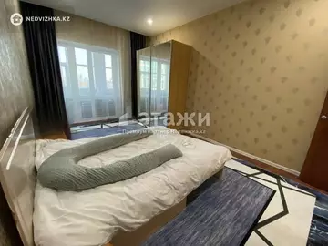 2-комнатная квартира, этаж 4 из 42, 61 м²