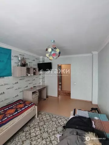 3-комнатная квартира, этаж 12 из 12, 69 м²