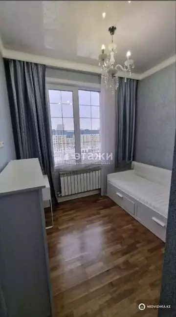 4-комнатная квартира, этаж 9 из 9, 104 м², на длительный срок