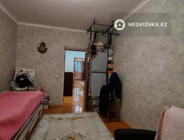 3-комнатная квартира, этаж 8 из 9, 90 м²