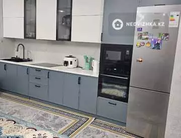 2-комнатная квартира, этаж 4 из 11, 55 м²