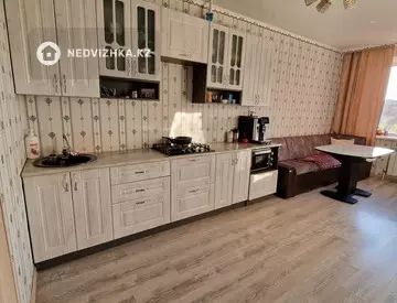 2-комнатная квартира, этаж 4 из 6, 70 м², посуточно