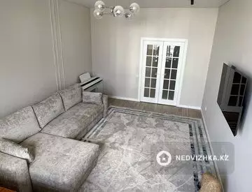 3-комнатная квартира, этаж 8 из 9, 104 м²